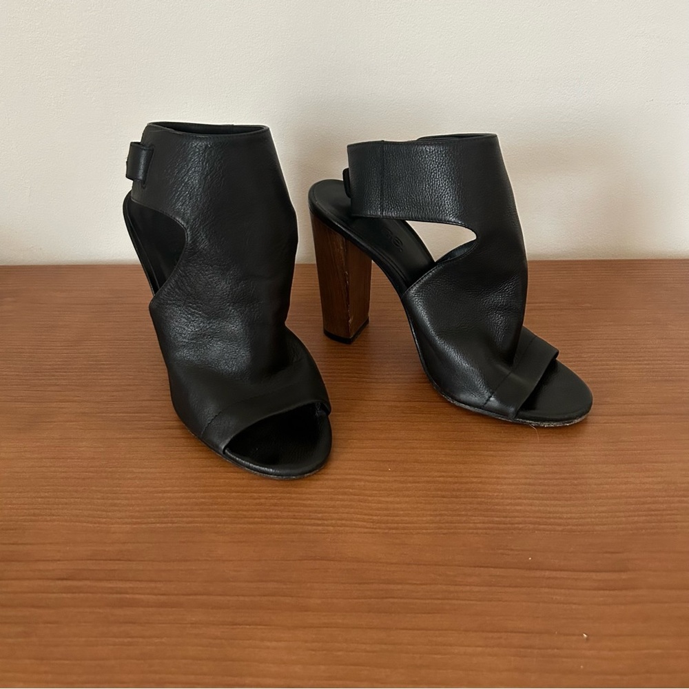 VINCE leather black sandal heel